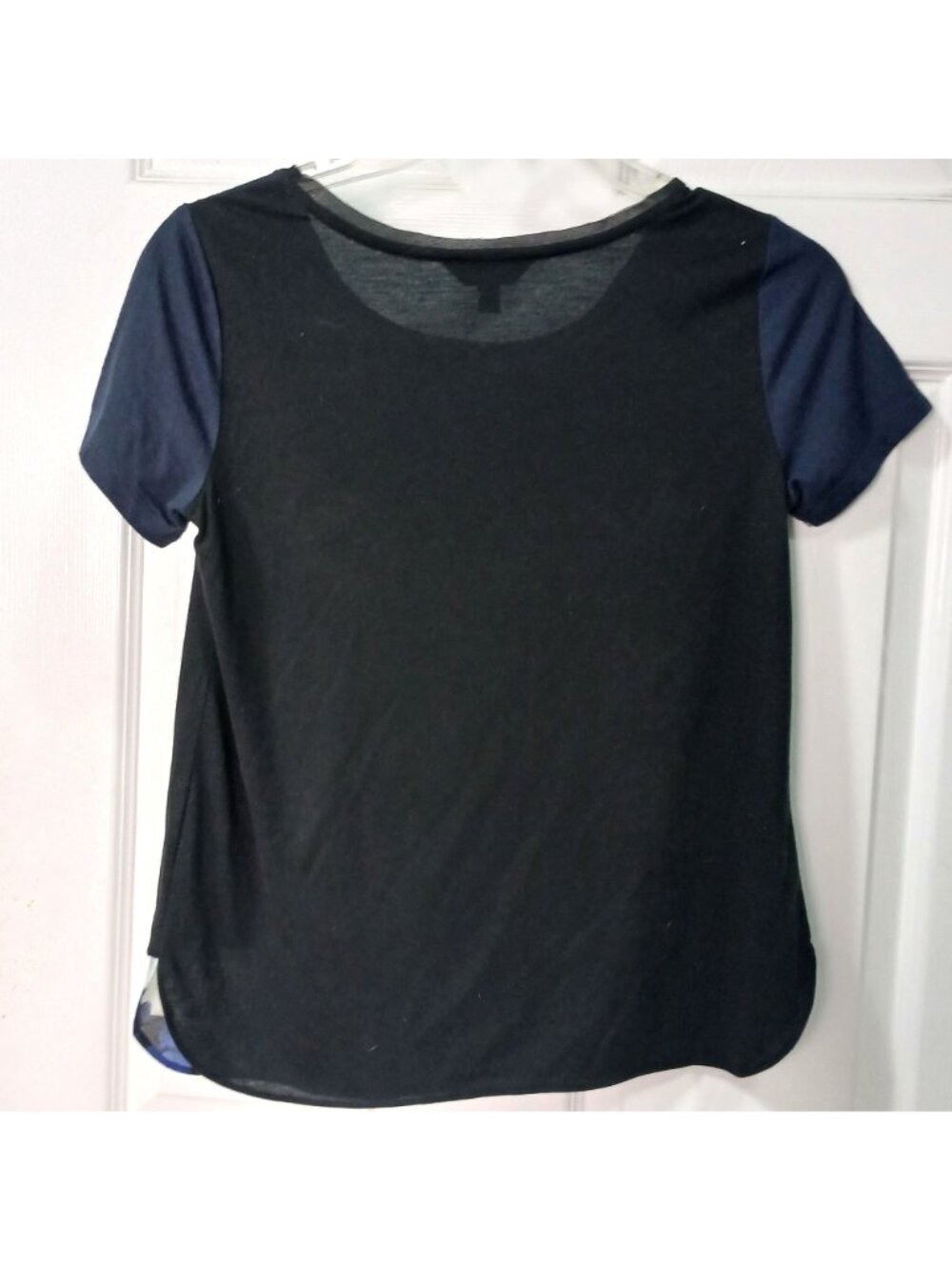 Simply Vera Vera Wang Womens PM Top Navy & Black Floral Hem Short Sleeve #D-42 - Picture 7 of 7